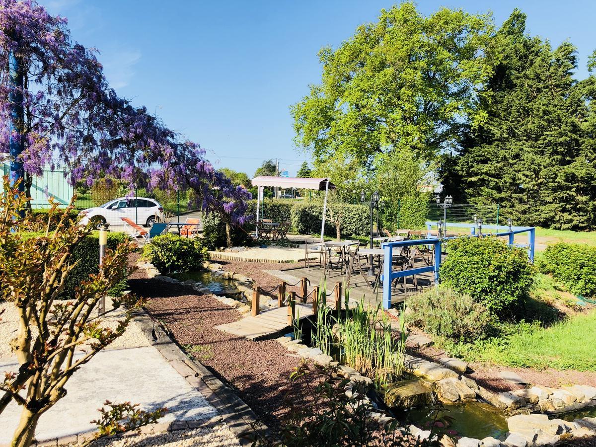 Hotel Au Relais Des Lilas Parthenay Kültér fotó