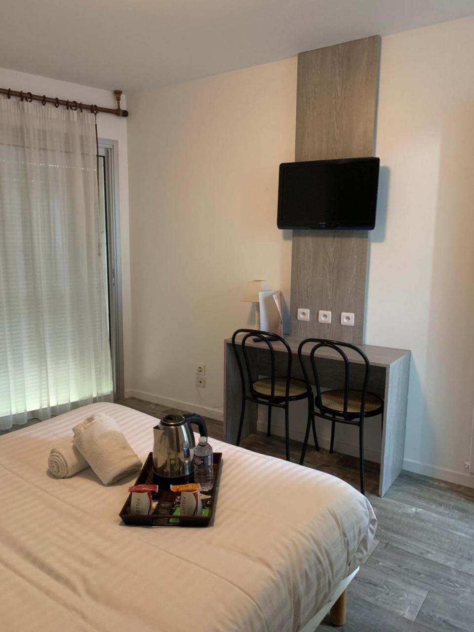 Hotel Au Relais Des Lilas Parthenay Kültér fotó
